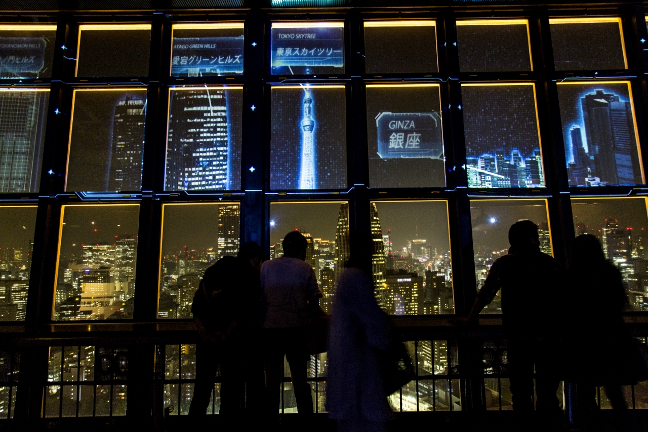 Film di proiezione frontale trasparente GLASSMOVIE ™ in Tokyo Tower