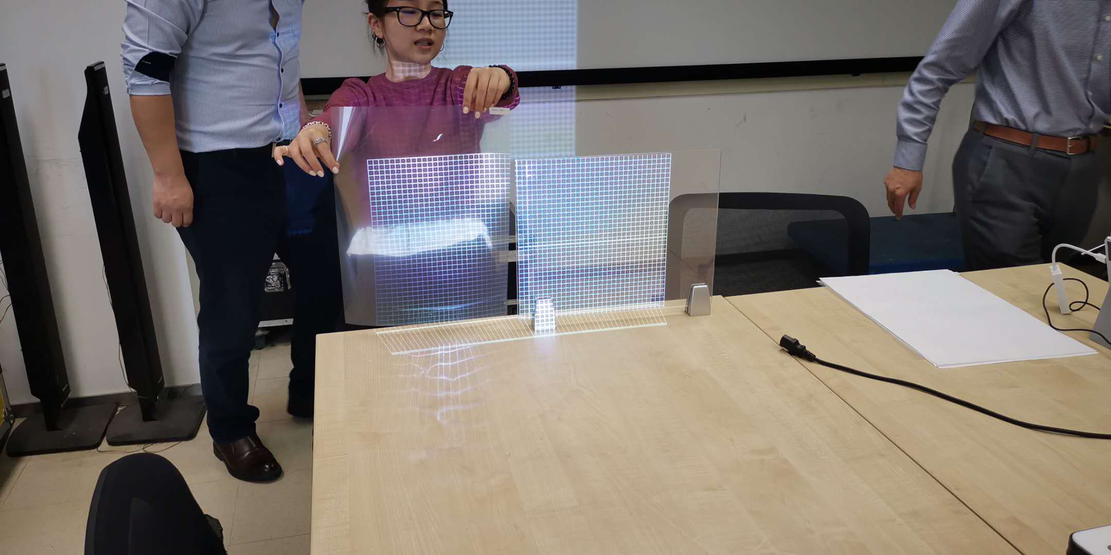 Pellicola di proiezione frontale trasparente