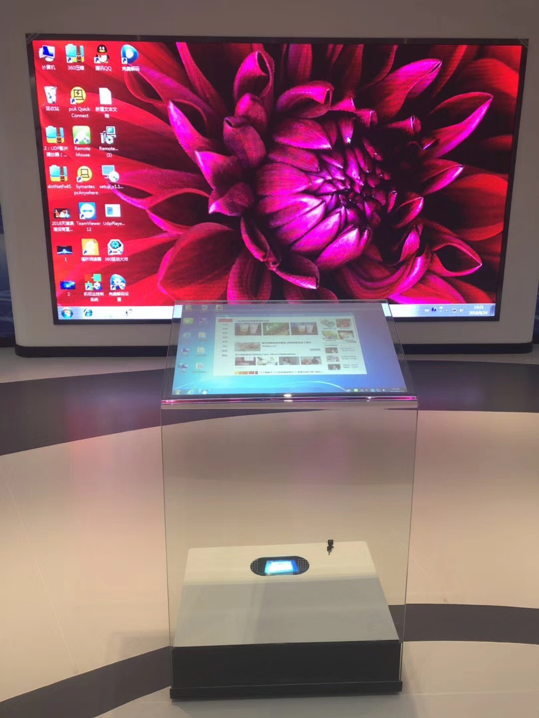 Chiosco di touch proiezione posteriore