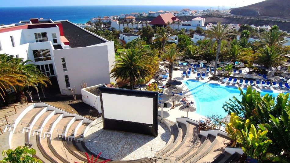 CSM_AIRSCREEN_FUERTEVENTURA_SCREEN_SIZE_6.10M_X_3.43M____________DB07D79B5C