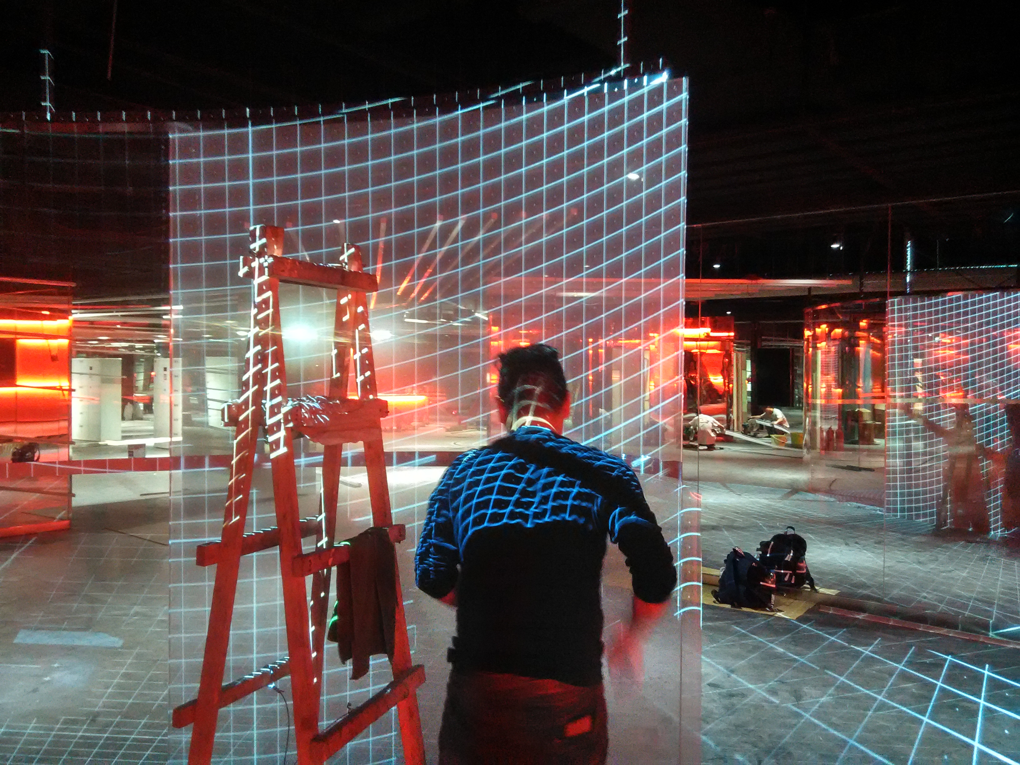 Schermo di proiezione posteriore di tiro ultra-corto